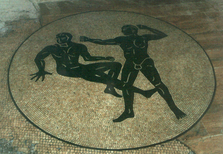 Mosaico pavimentale di tessere di marmi raffigurante atleti copia romana nell'Hotel Alimandi a Roma